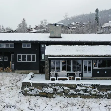 別荘 Familiehytte Med Fantastisk Beliggenhet I Vestlia ヤイロ