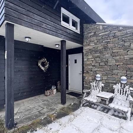 Familiehytte Med Fantastisk Beliggenhet I Vestlia