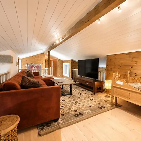 Familiehytte Med Fantastisk Beliggenhet I Vestlia