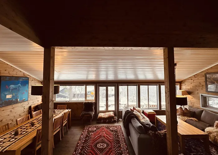 Familiehytte Med Fantastisk Beliggenhet I Vestlia *