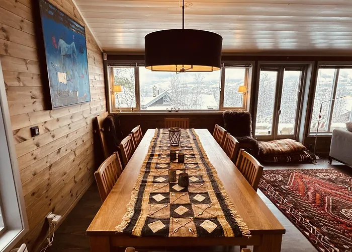 Сasa de vacaciones Familiehytte Med Fantastisk Beliggenhet I Vestlia